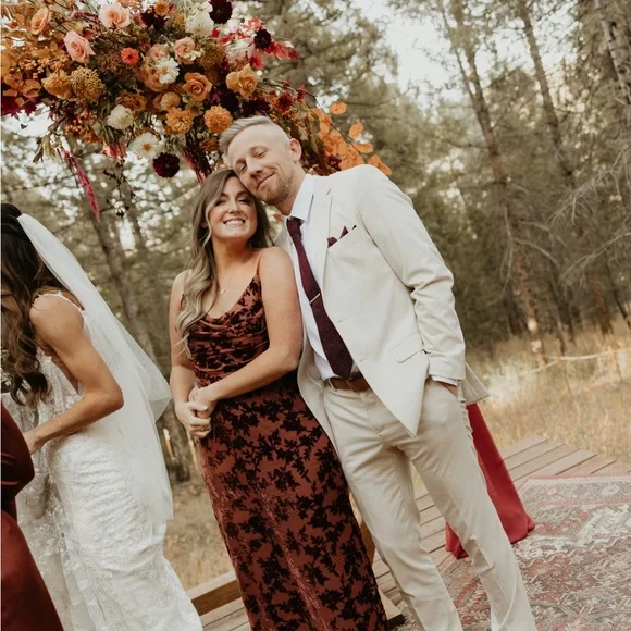 Elegant Brown Floral Dress - Picture 4 of 5